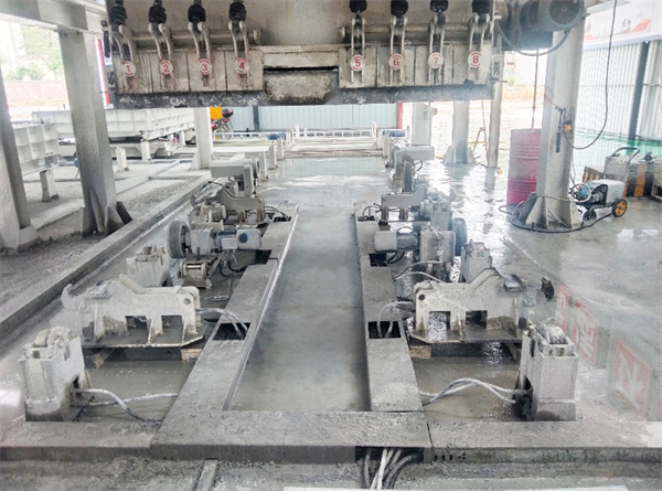 預制市政構(gòu)件(新澤西護欄)生產(chǎn)線 預制市政構(gòu)件(新澤西護欄)生產(chǎn)線